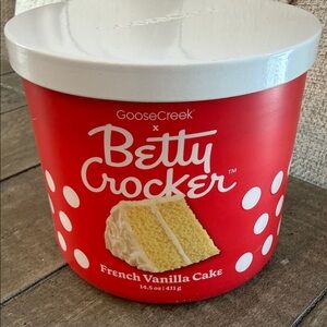 Goose Creek x Betty Crocker French Vanilla Cake Candle